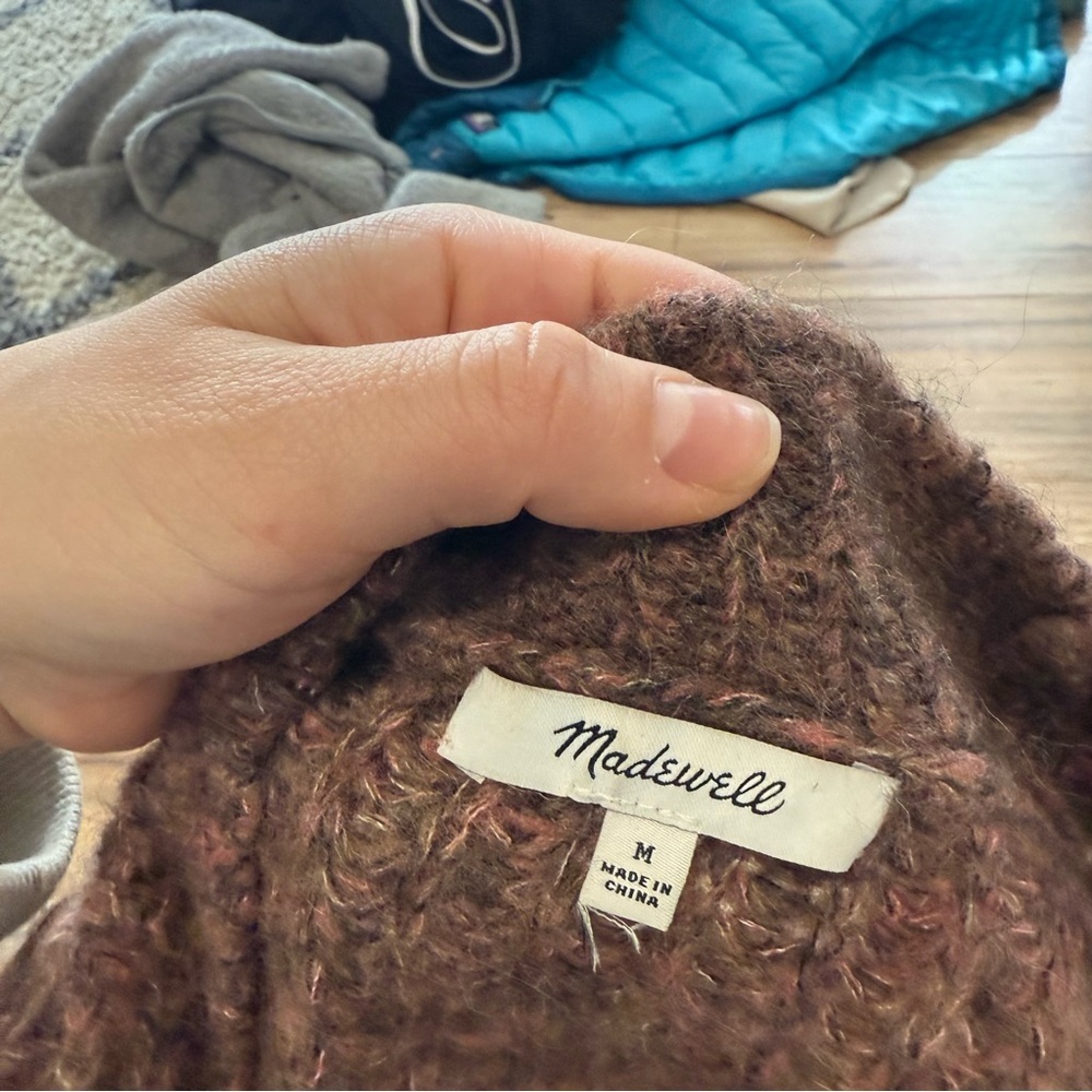 Madewell Willowbend V-Neck Pleat-Sleeve Cardigan Sweater - Picture 6 of 9